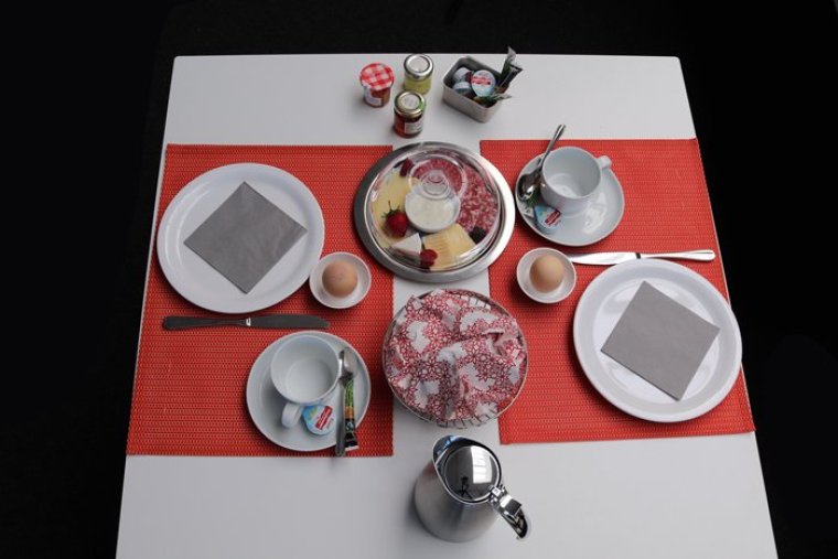 Buffet Platte FINESSE Ø 22 cm mit Abdeckhaube ohne Griffe Edelstahl