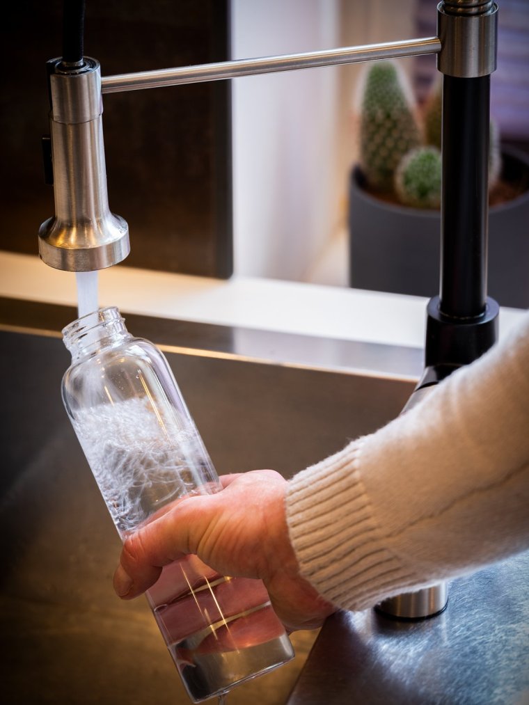 Trinkflasche Ø 6,5 cm, H: 23,5 cm Glas